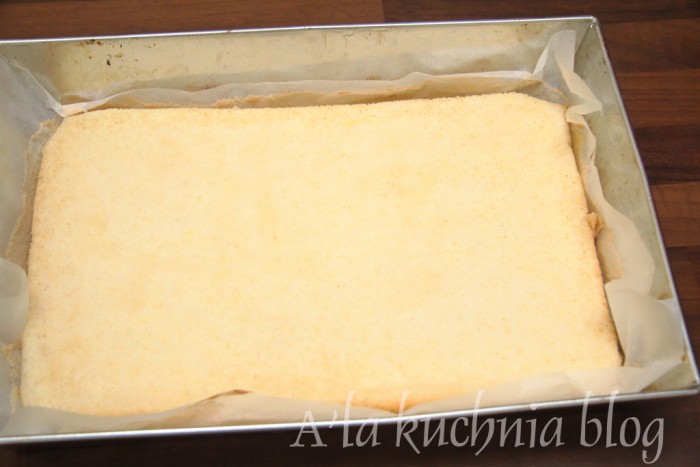 ciasto bajka karpatka świąteczne ciasto konfitura wiśniowa bita śmietana wilgotne pyszne smakowite łatwe