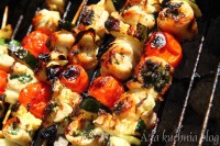 szaszłyki kurczak pesto pietruszkowe cukinia roladka pomidorek koktajlowy