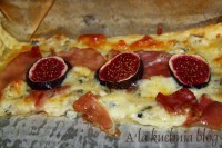 tarta francuska szybka szynka parmeńska pleśniowy ser  lazur gorgonzola figi