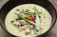 tom kha kai kurczak trawa cytrynowa zielone zielonym curry mleczku mleczko kokosowe kokosowym zupa tajska kuchnia azjatycka mun danie
